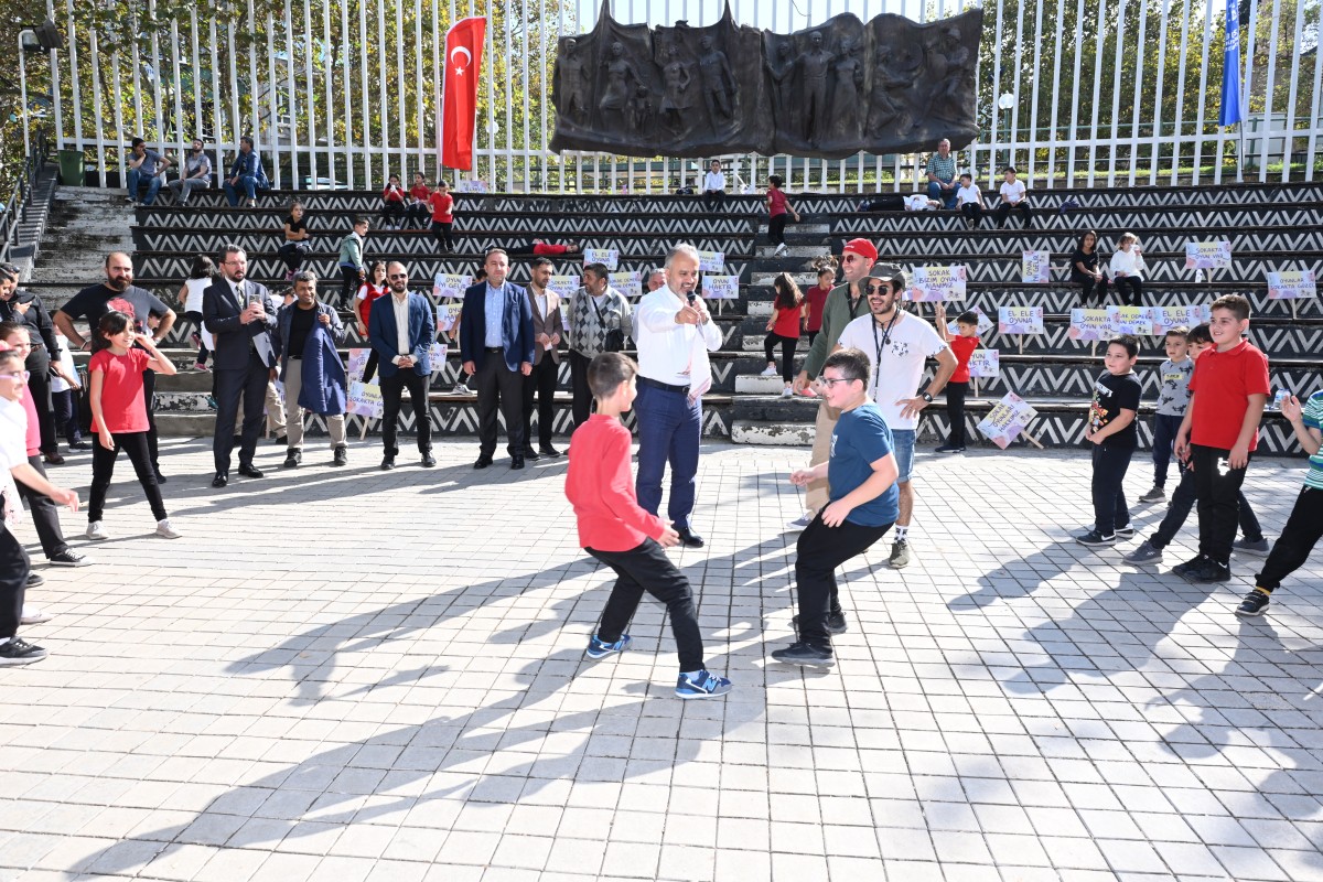 Bursa Büyükşehir de Sokak Oyunları Şenliği