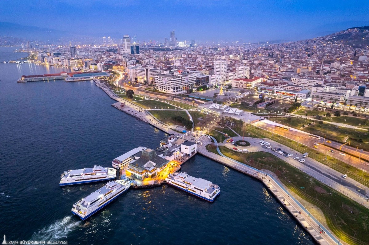 İzmir Türkiye’nin ilk elektrikli yolcu gemileri için harekete geçti 