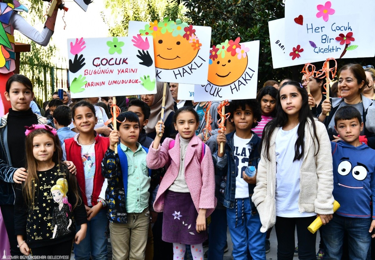 İzmir'de Ben çocuğum haklarımla varım! etkinliği düzenlendi