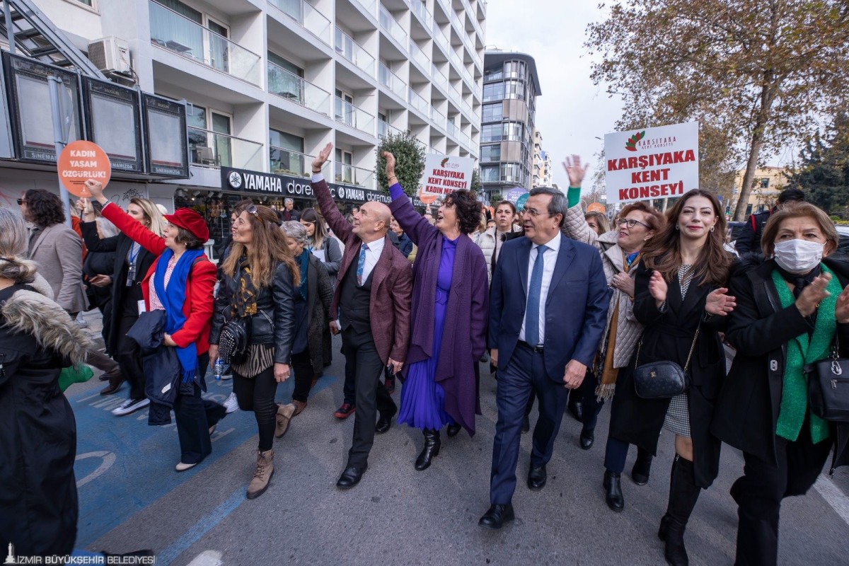 İzmir Belediye Başkanı Soyer: “Toplumdaki kadın izini büyütmek zorundayız”