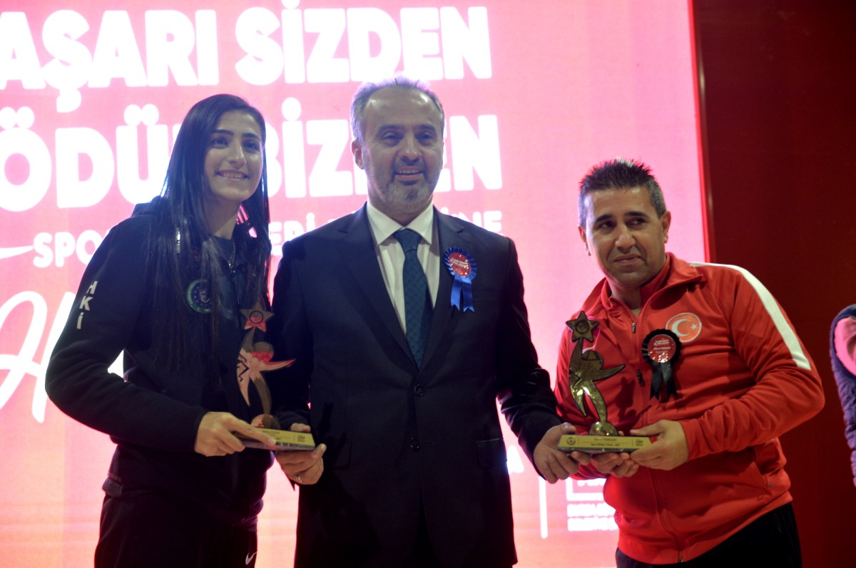 Bursa'da Sporun yıldızlarına ödül yağmuru