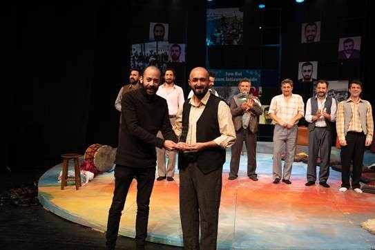 Bursa Büyükşehir tiyatrosu, İzmir’e ‘misafir’ oldu