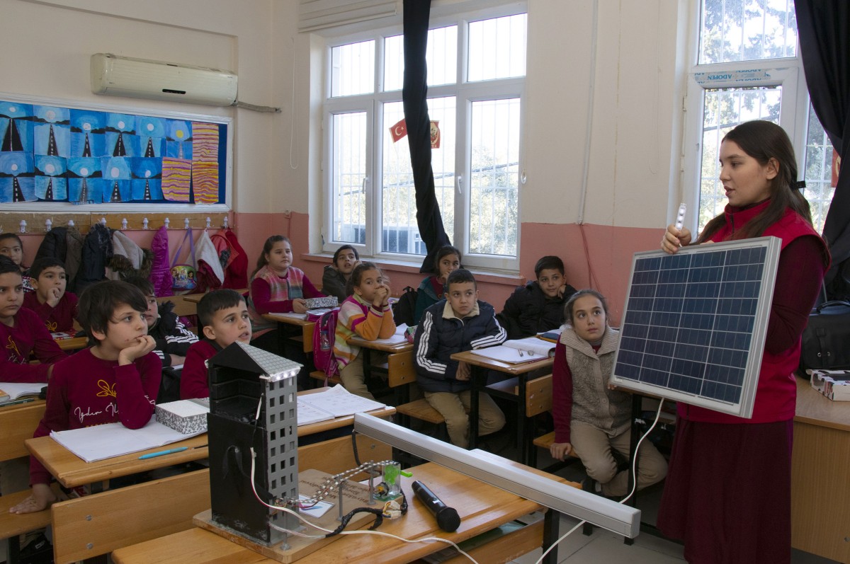 Mersin'de Çocuklar Enerjiyi Verimli Kullanmayı Öğreniyor