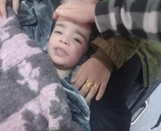 Depremde babası 3,5 yaşındaki Miran için kendini feda etti! Kollarının arasında buldular