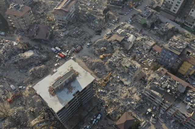  Depremde hayatını kaybedenlerin sayısı 31 bin 643'e yükseldi