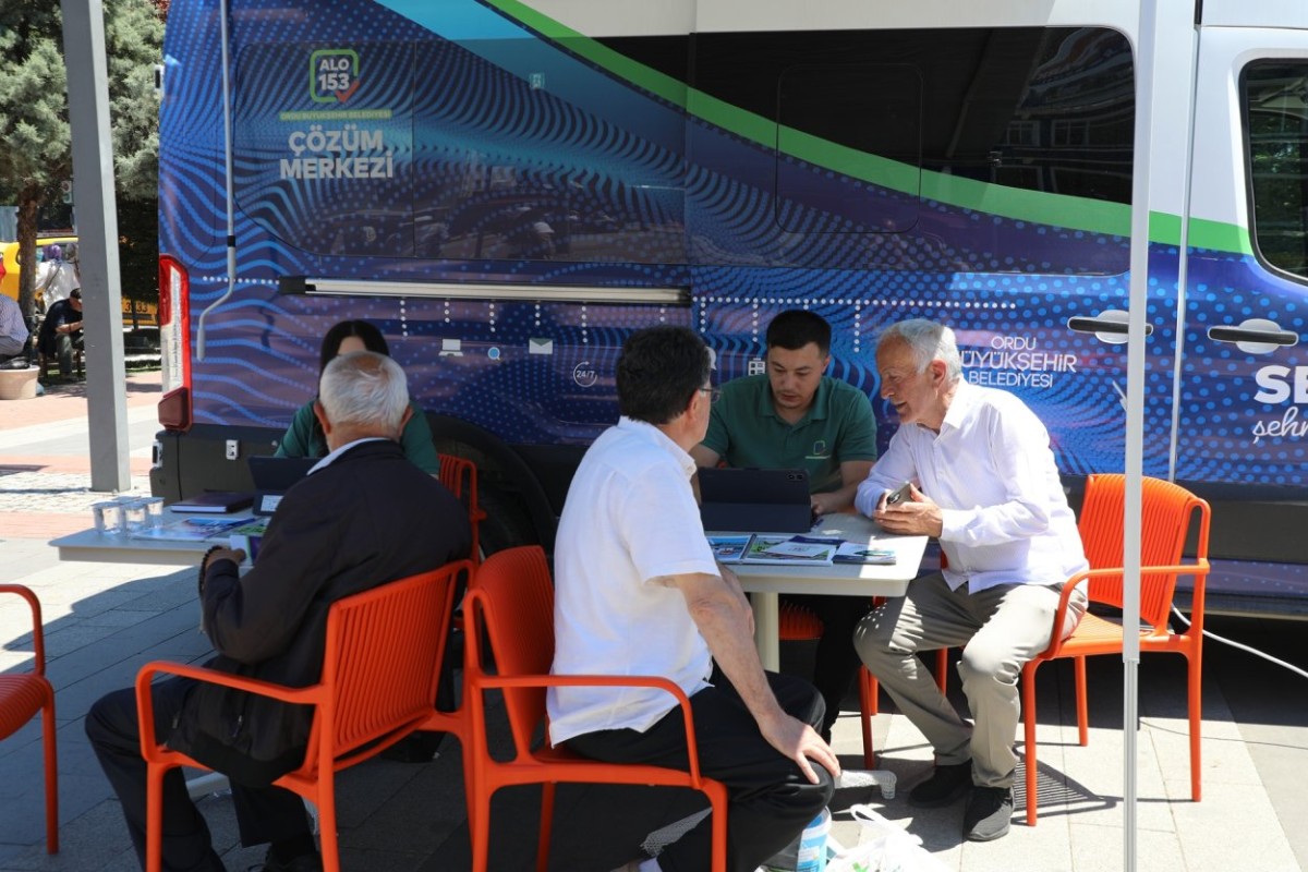 Ordu'da Vatandaş Odaklı Belediyecilik: Çözüm Merkezi Perşembe İlçesinde Sahaya İndi