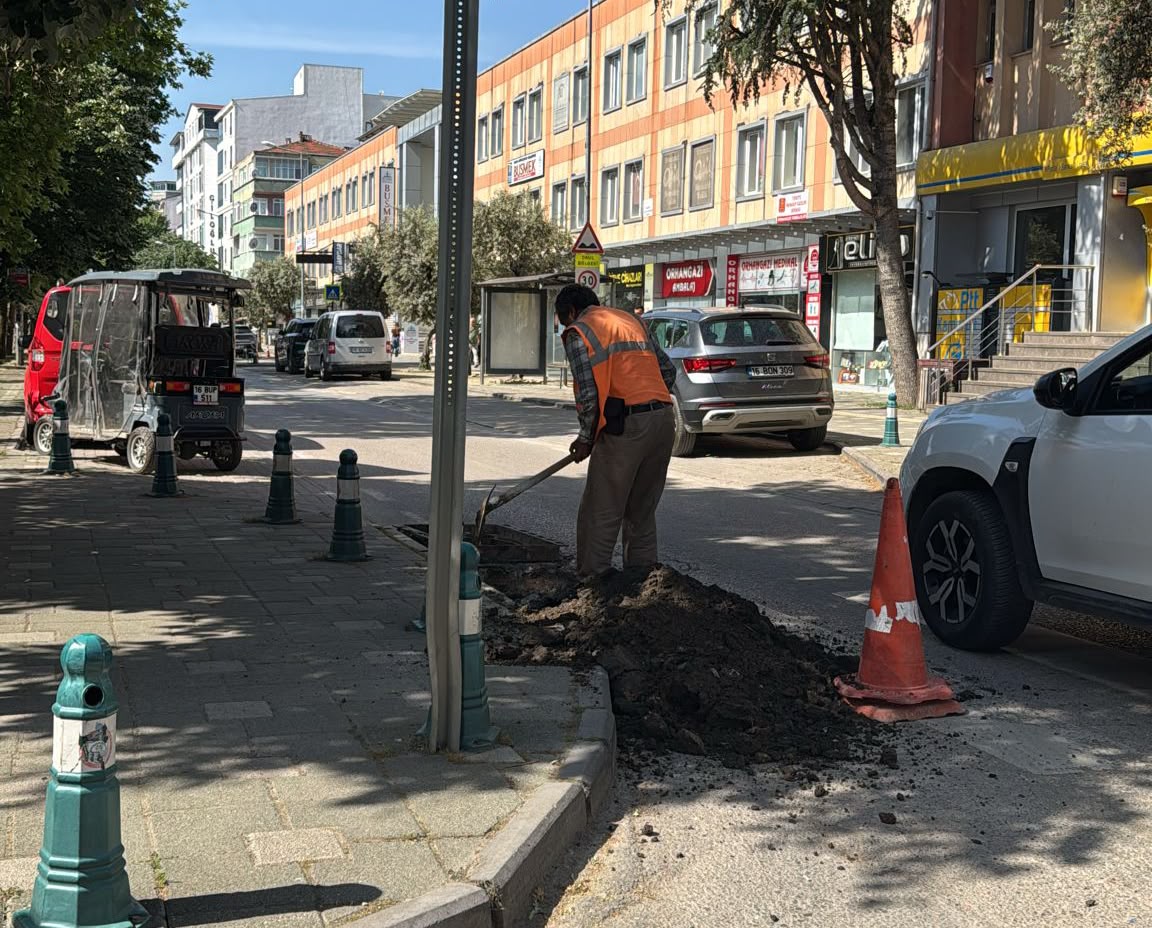 Orhangazi’de Konforlu Ulaşım: Altyapı Elemanları Yol Kotuna Getiriliyor
