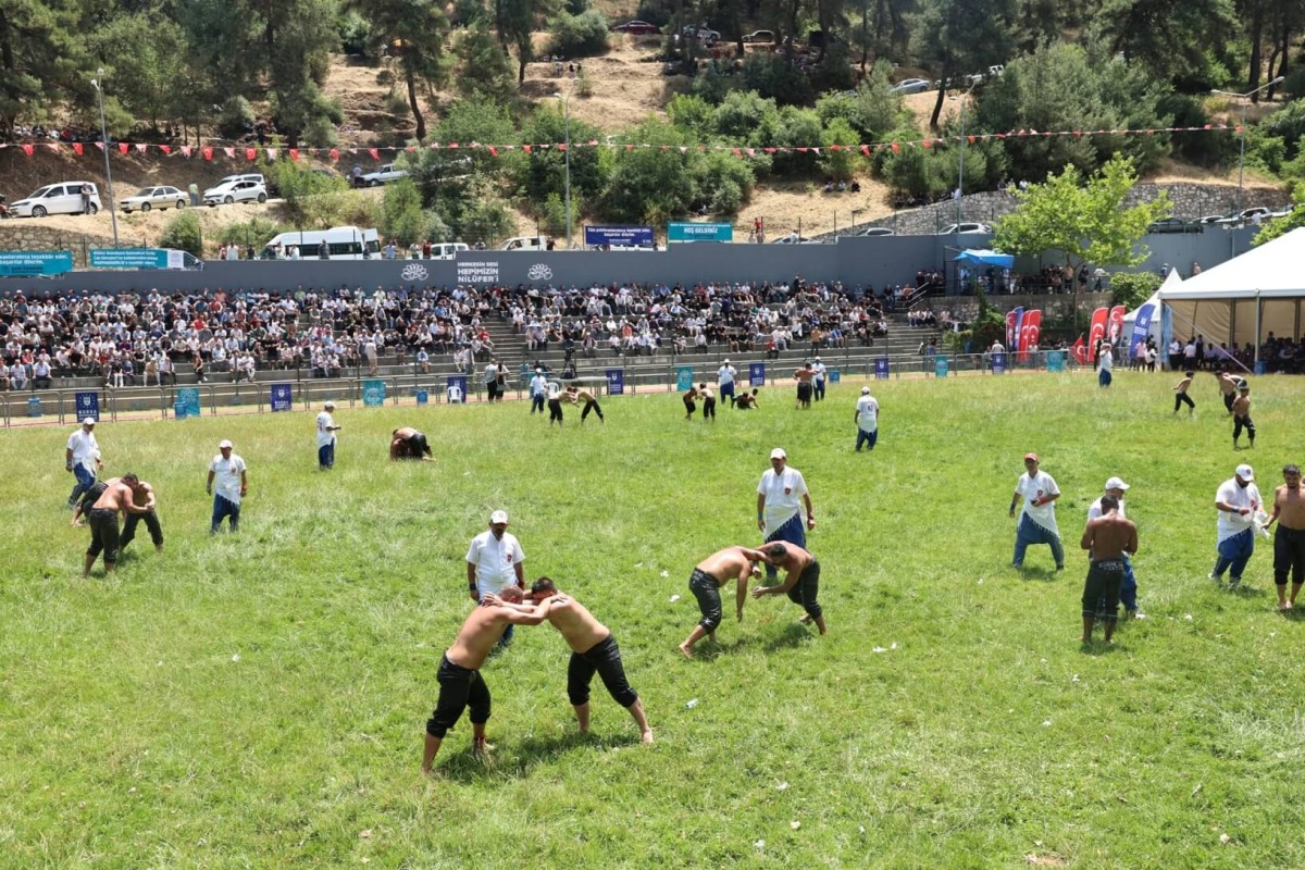 BURSA'DA ALTIN KEMER İÇİN DEV RANDEVU: TARİHİ ÇALI GÜREŞLERİ 64'ÜNCÜ KEZ BAŞLIYOR