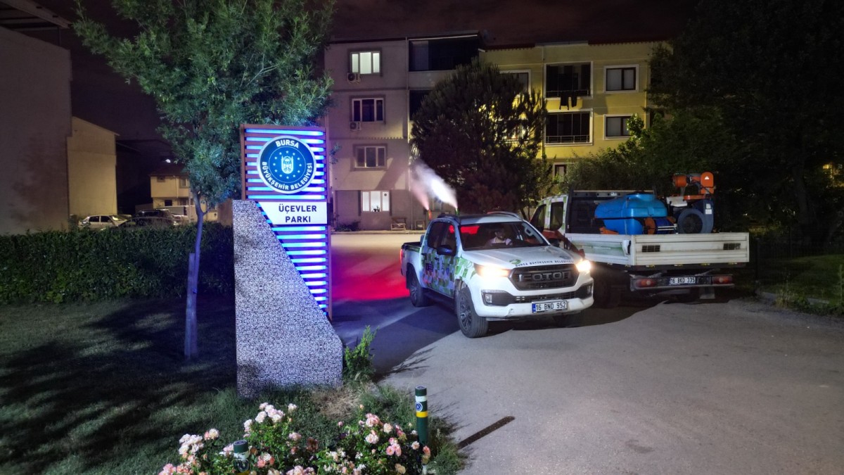BURSA'DA SİNEKLERE GEÇİT YOK: BÜYÜKŞEHİR 17 İLÇEDE DEV ORDUDAN DRONE DESTEKLİ İLAÇLAMA BAŞLATTI