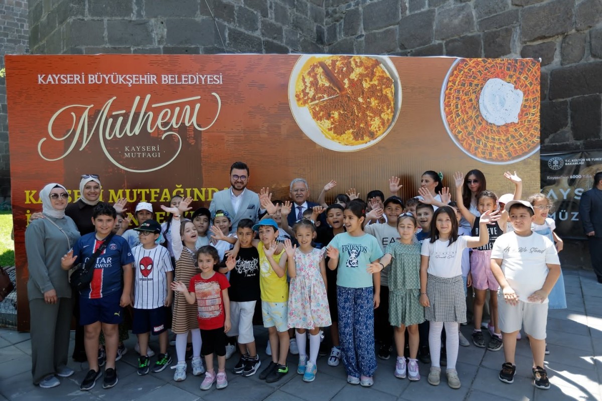 ŞEHRİN KALBİNDE GASTRONOMİ ATAĞI: TARİHİ KAYSERİ KALESİ İÇİNDE 