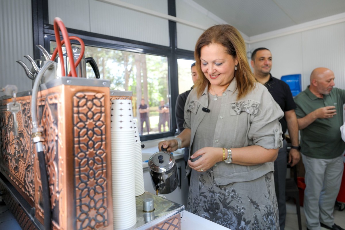 AFYONDA UCUZ ÇAY DÖNEMİ MAHALLE PARKINDA MODERN SOSYAL TESİS AÇILDI