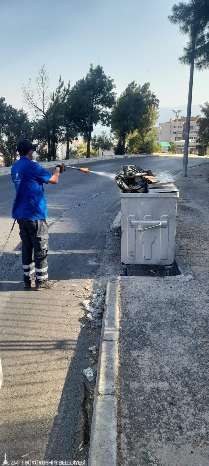 İZMİRDE SİVRİSİNEK ORDUSUNA KARŞI DRONELU VE AMFİBİK TEKNOLOJİLİ SAVAŞ
