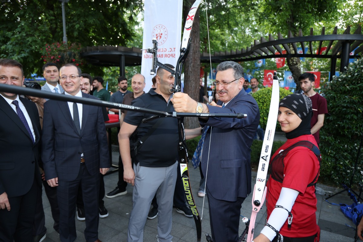 YAZ TATİLİ SPORLA DEĞERLENİYOR TRABZONDA GENÇLİK VE SPOR SEFERBERLİĞİ