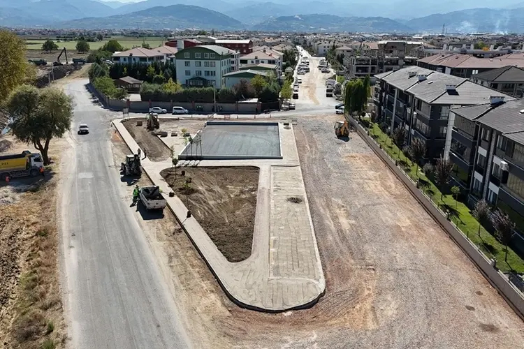 İnegöl'de Yeni Mahalle’ye yeni semt sahası