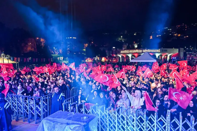 Bursa Cumhuriyet ritminde tek yürek oldu