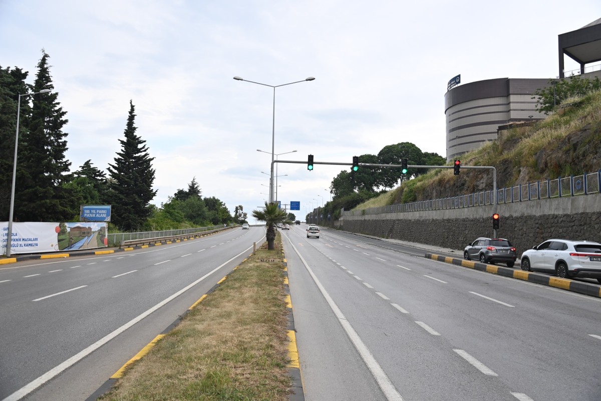 TRABZON TRAFİĞİNE NEFES ALDIRAN DOKUNUŞ: FARABİ HASTANESİ ÇIKIŞINDA YENİ DÖNEM BŞLADI